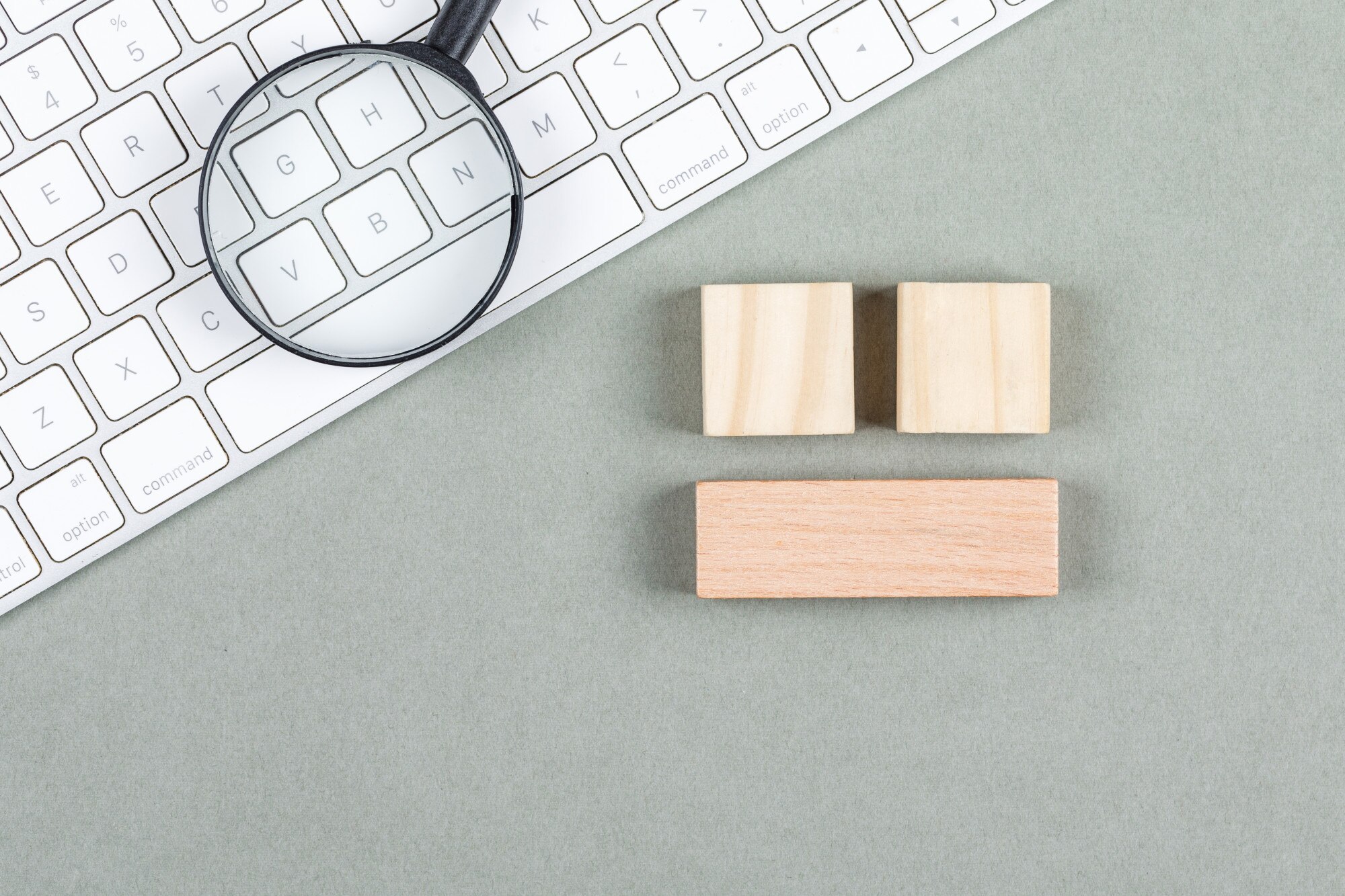 سئوکار کیست؟ به چه تیمی، تیم سئو میگن؟ همه چیز به زبان ساده و روشن