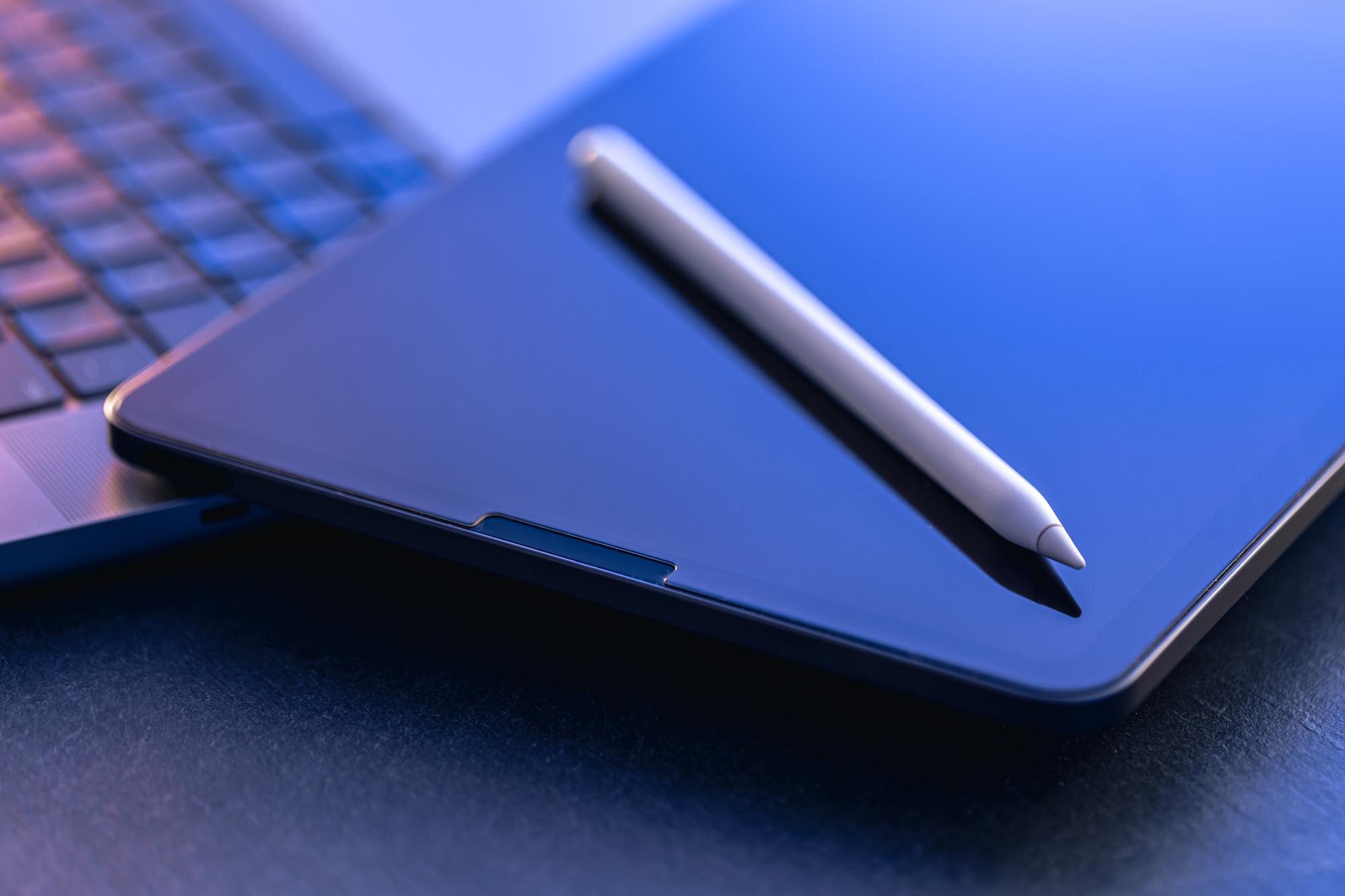 محتوا رو رفرش کنیم یا صفحه جدید بسازیم؟ راهنمای تصمیم گیری حرفهای برای سئوکارها